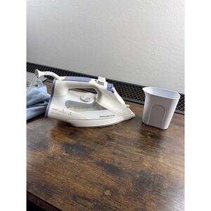 Rowenta Advancer Iron DZ9080 Vertical Steam 1800W works great!